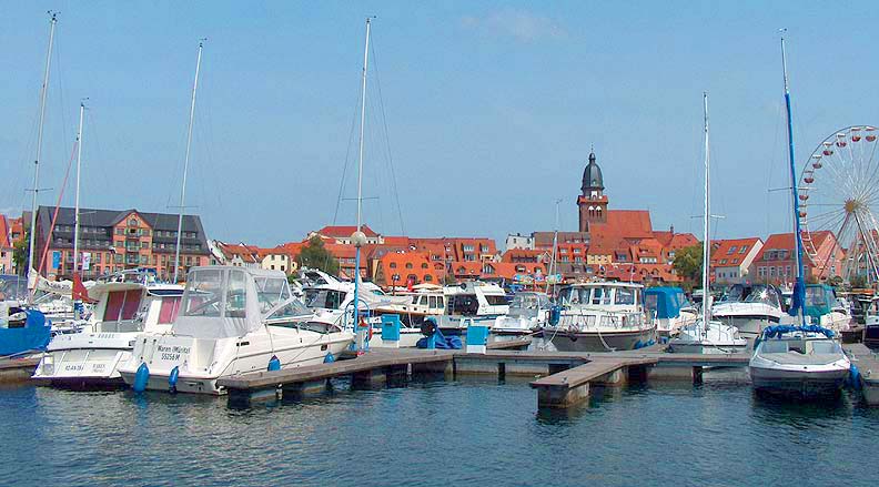 ruhige, preisg&uuml;nstige Ferienwohnung in Waren (M&uuml;ritz) bei Familie Schmidt in der Mozartstra&szlig;eUrlaub in Mecklenburg Vorpommern, Urlaub an der M&uuml;ritz, Urlaub in Waren (M&uuml;ritz), ruhige Lage, preisg&uuml;nstige Unterkunft, Erlebnisurlaub, Wasserwandern, Radwandern, Familie Schmidt, Mozartstra&szlig;e
